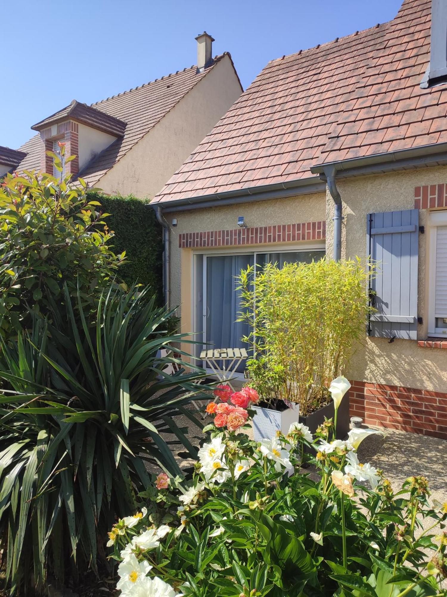 Studio Beauvais Homestay
